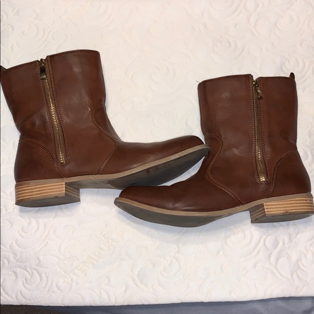 Leather boots
